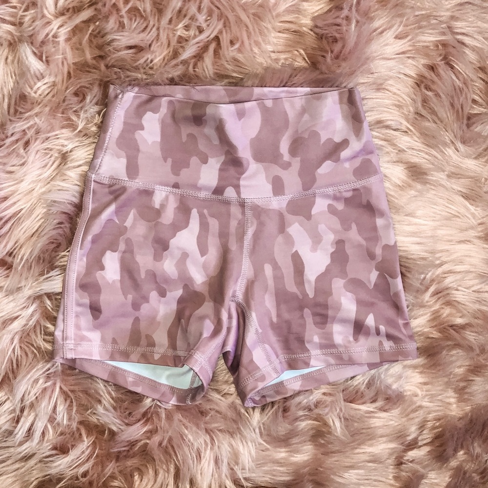 Buff Bunny shorts mauve camo
